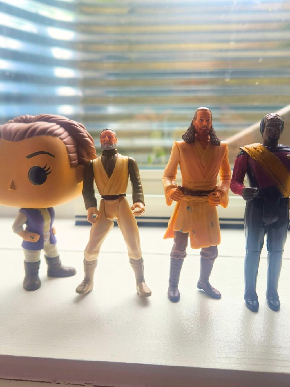 Star Wars Star Trek Collectible Action Figure Lot Worf Obi-Wan Qui-Gon Leia
